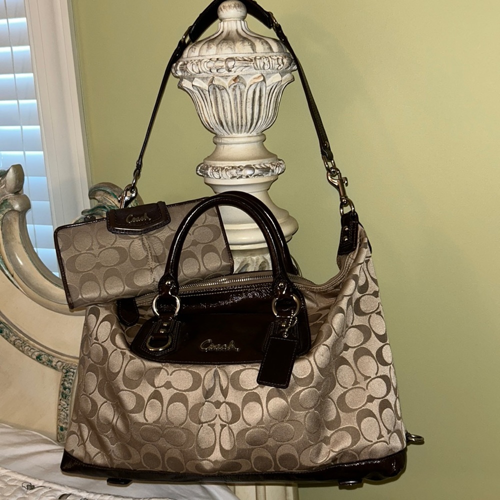 EUC - Coach Ashley Crossbody & Wallet